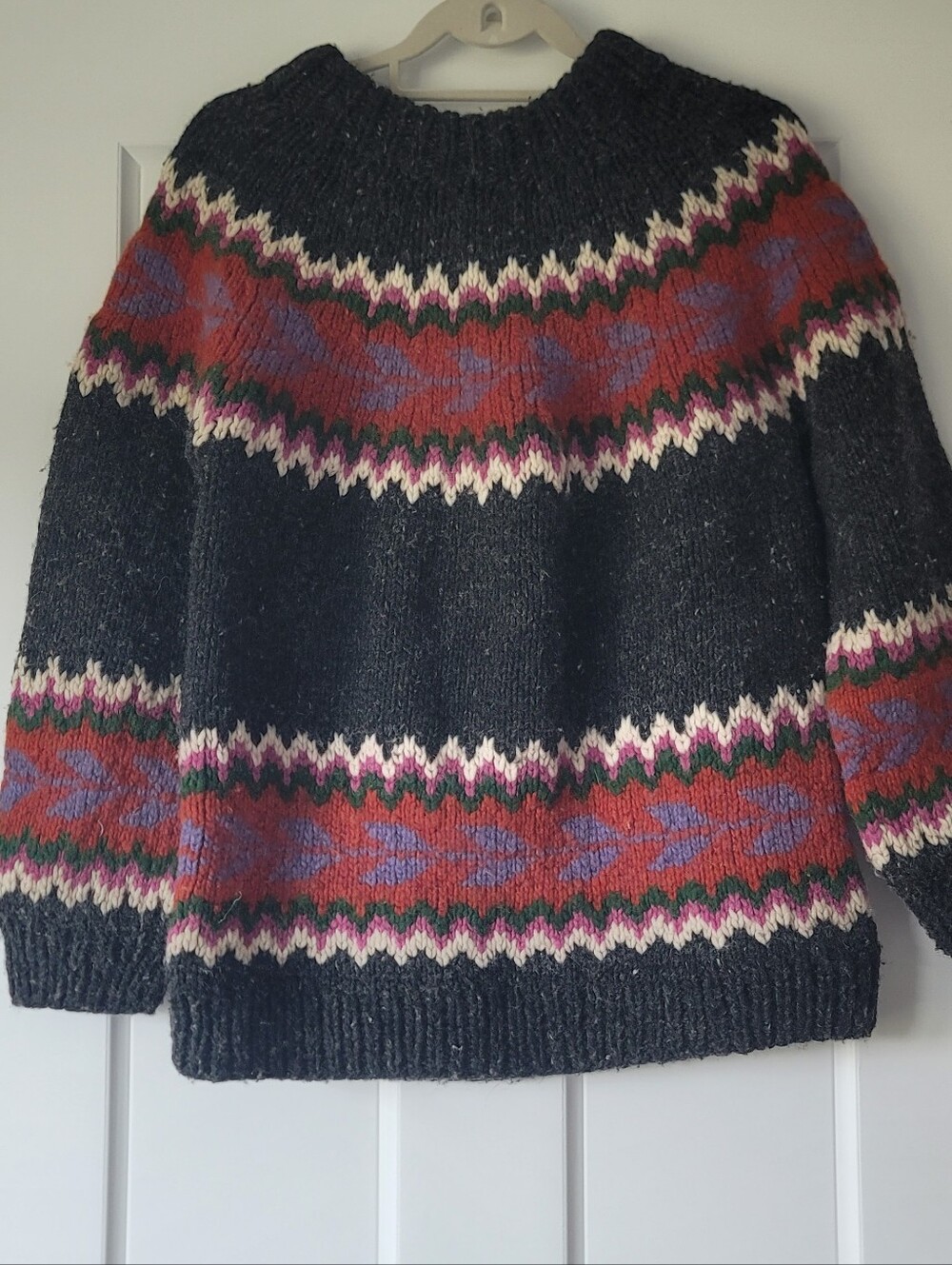 100% Wool Sweater Hanfcrafted In Ecuador